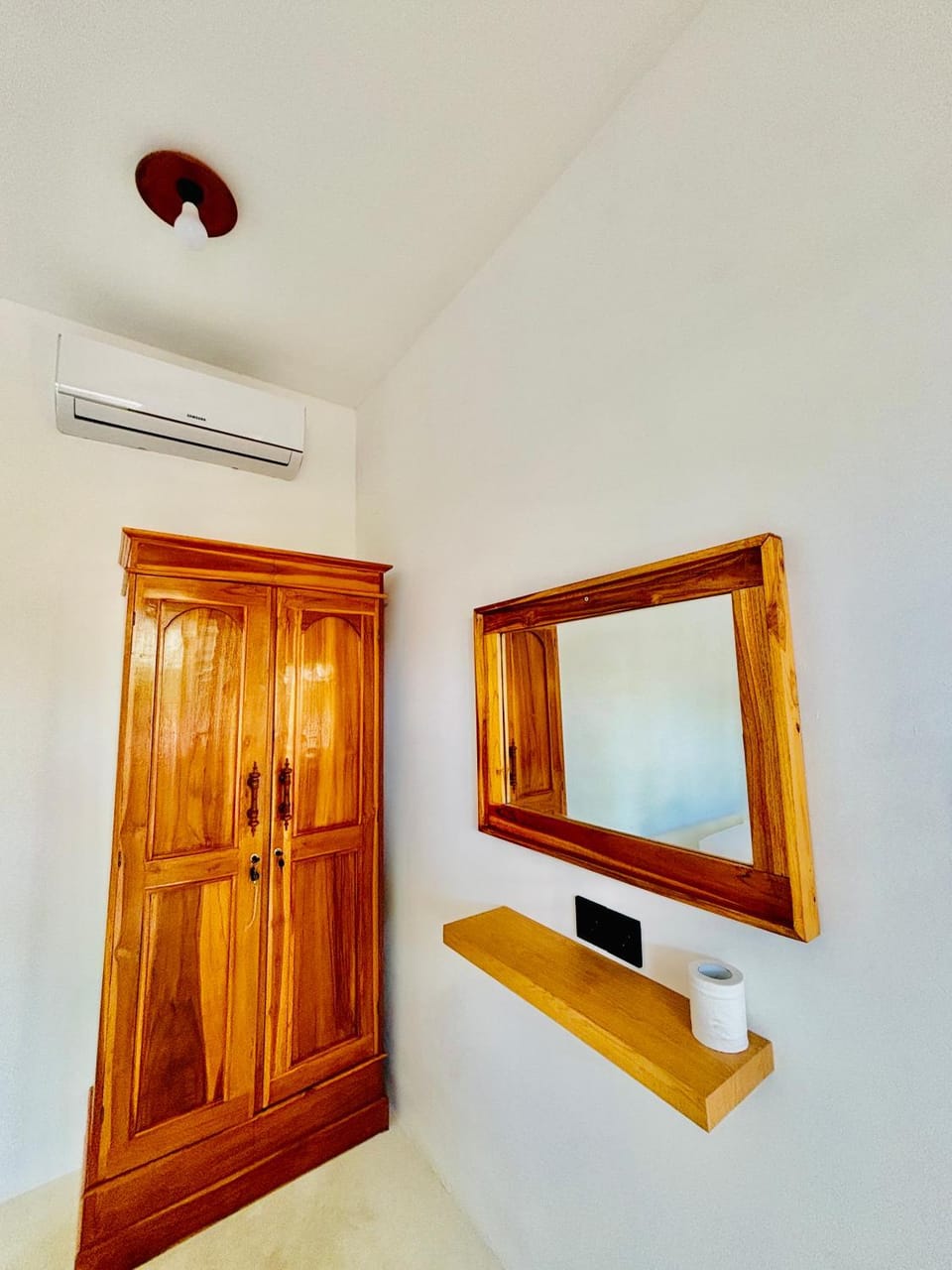 Ngalung bungalows Hotel in Pujut