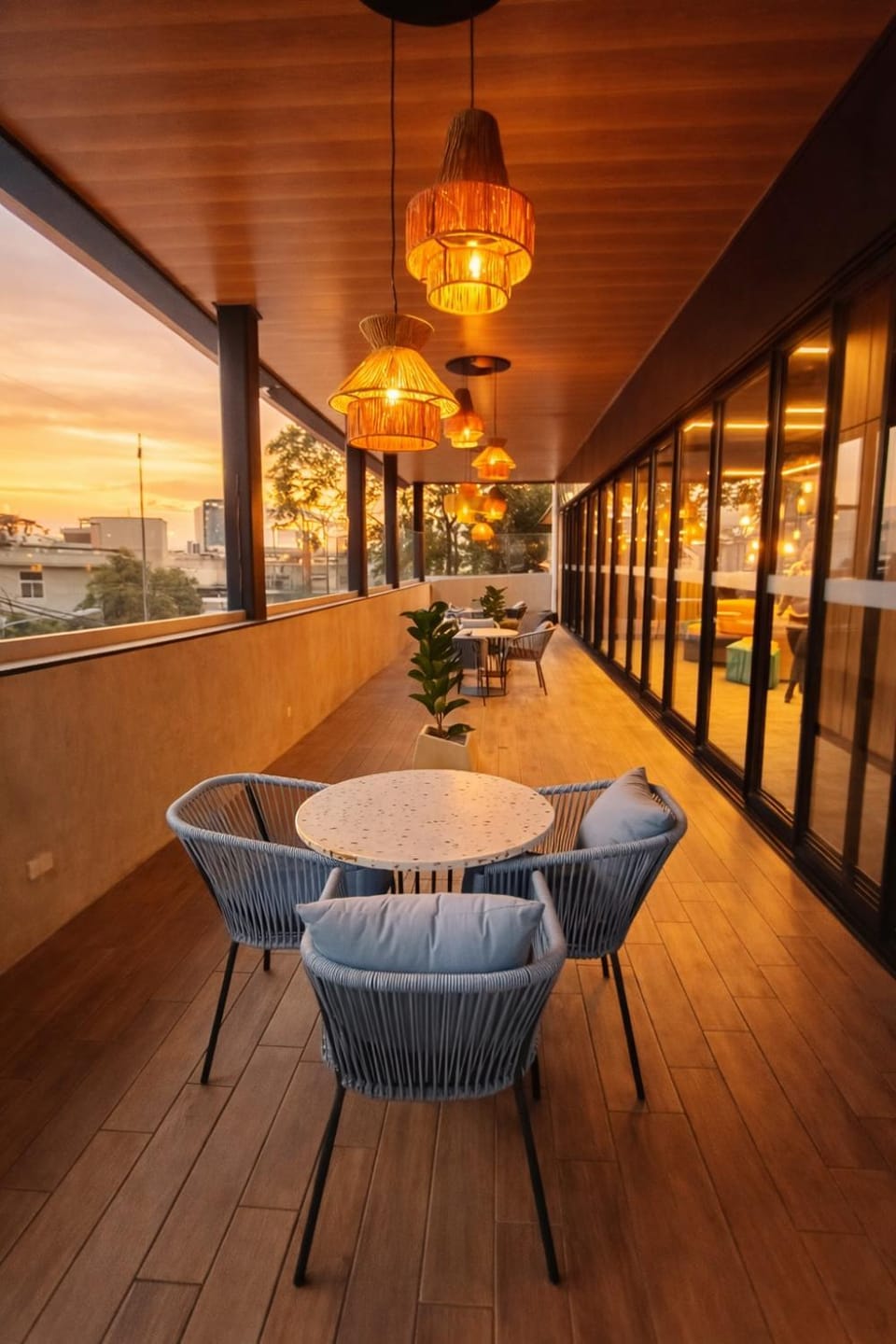 Property building, Balcony/Terrace, Entertainment