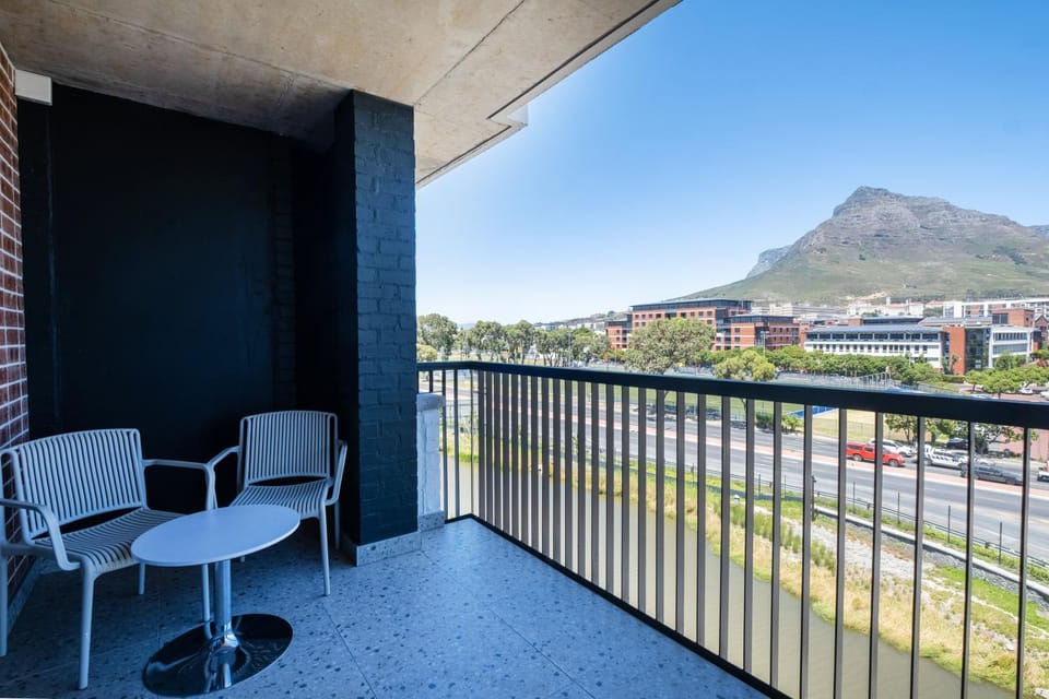311 Riverlands - Lux 2 Bedroom Apartment Apartment in Cape Town