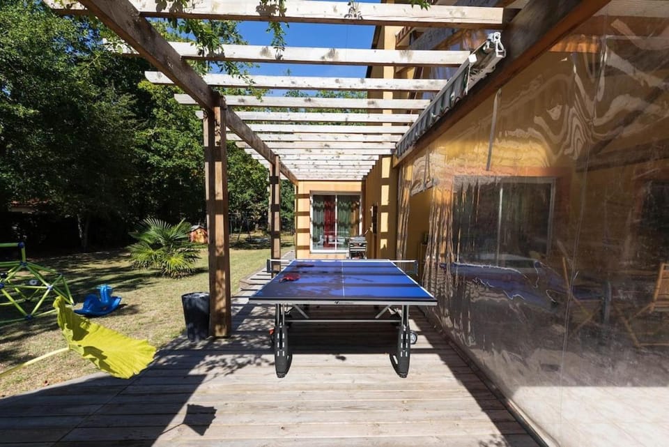 Patio, Table tennis