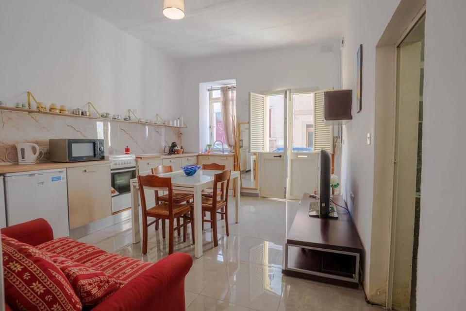 TV and multimedia, Kitchen or kitchenette, Living room, Dining area