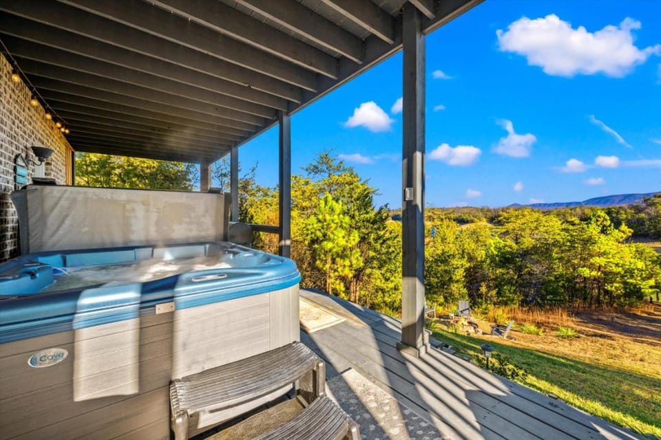 Hot Tub, Mountain view