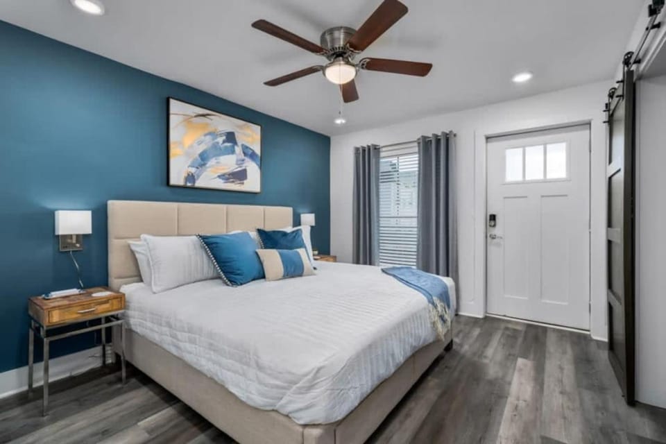 Modern Apt w Skyline Views and Parking Apartment in Birmingham