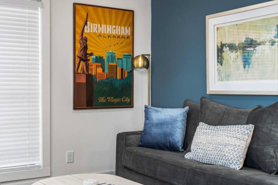 Modern Apt w Skyline Views and Parking Apartment in Birmingham