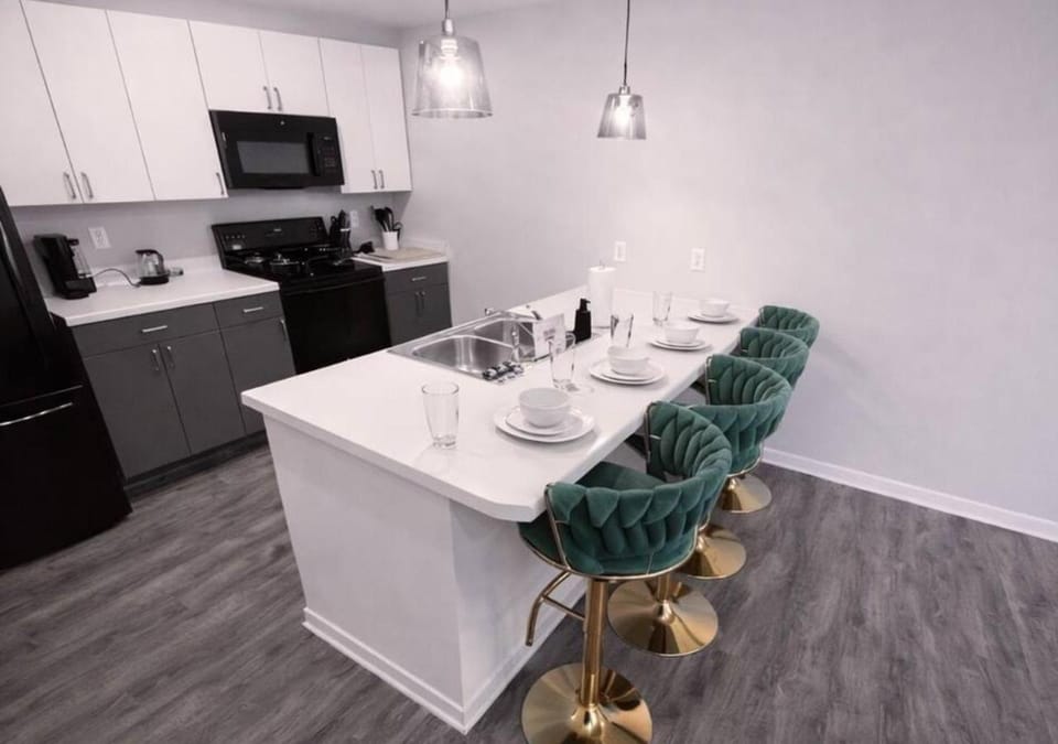 Kitchen or kitchenette, Dining area, minibar