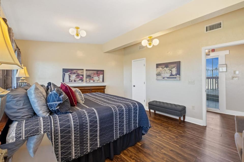 HMS Gullivers Rest Apartment in Cedar Key