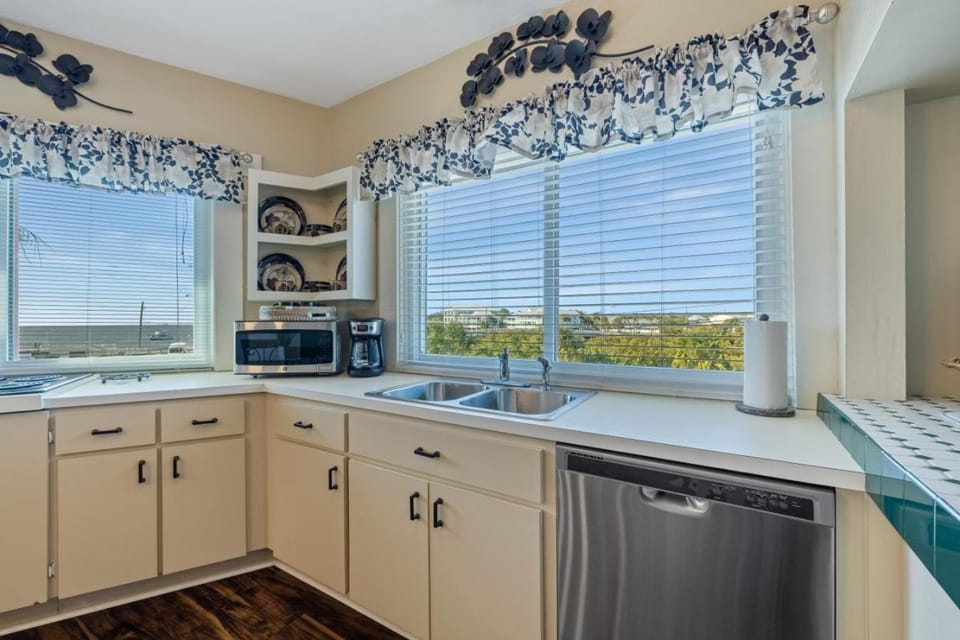 HMS Gullivers Rest Apartment in Cedar Key