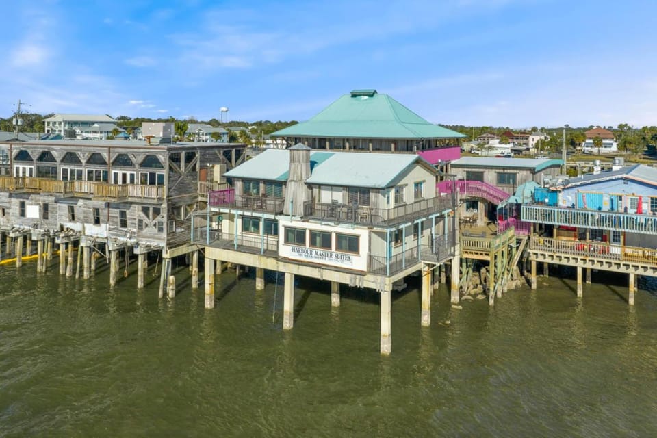 HMS Corrigans Reef Apartment in Cedar Key