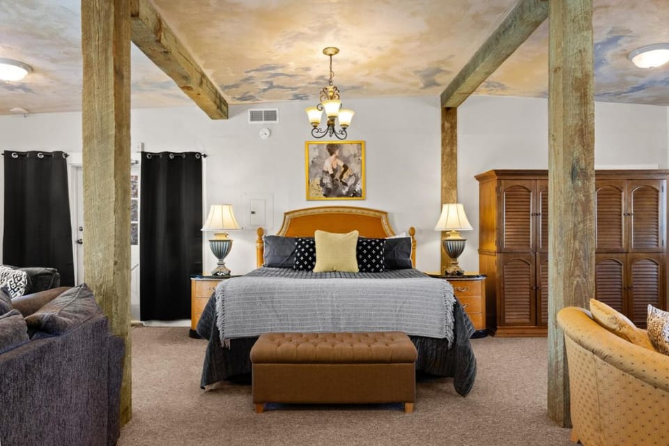 The Loft at Harbour Master Suites Apartment in Cedar Key