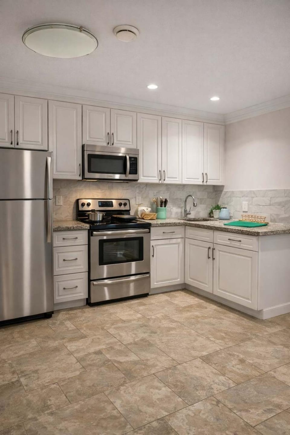 Kitchen or kitchenette