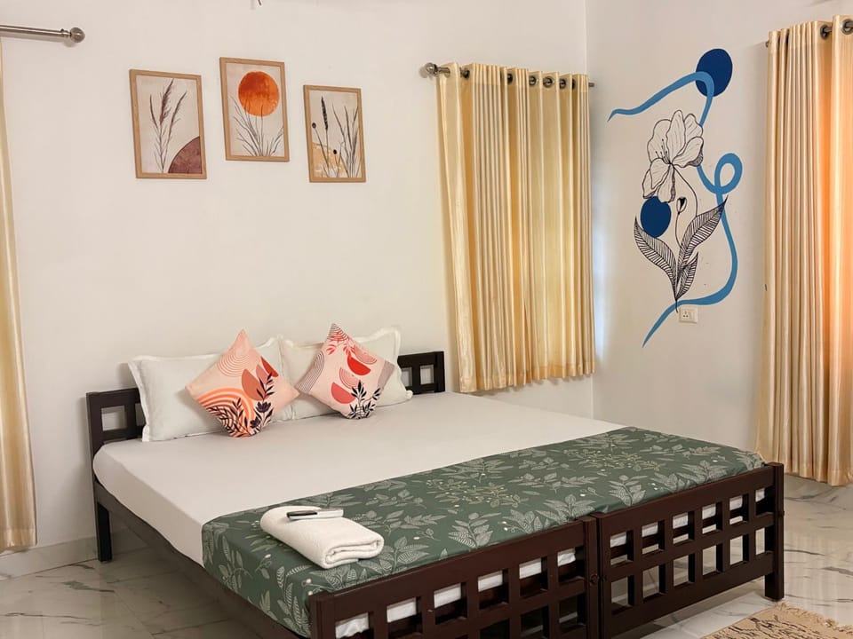 Photo of the whole room, Bedroom