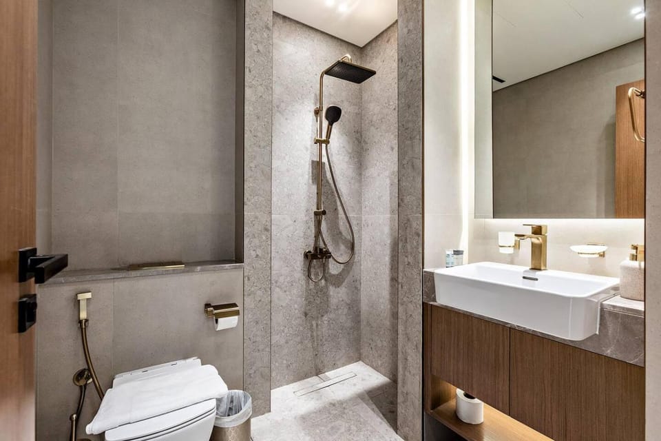 Stylish 1BR Studio Unit Balcony & Pool Apartment in Dubai