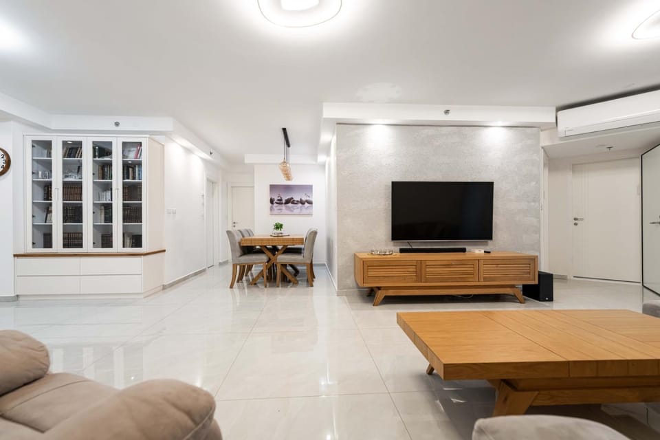 TV and multimedia, Living room, Seating area, Dining area, Evening entertainment