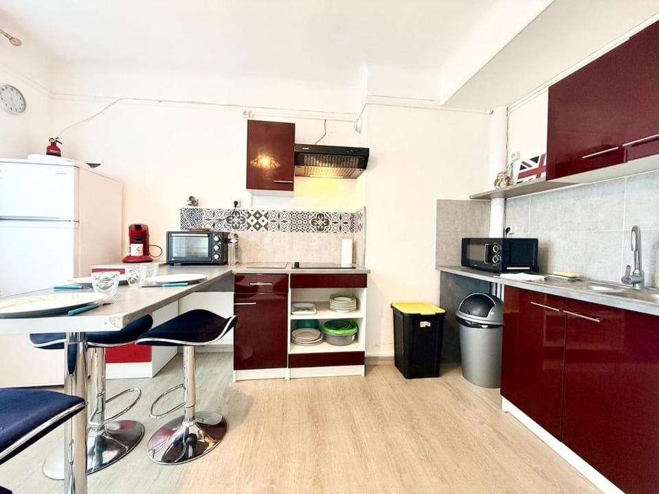 Aux Deux Ferries - Calais North Apartment in Calais