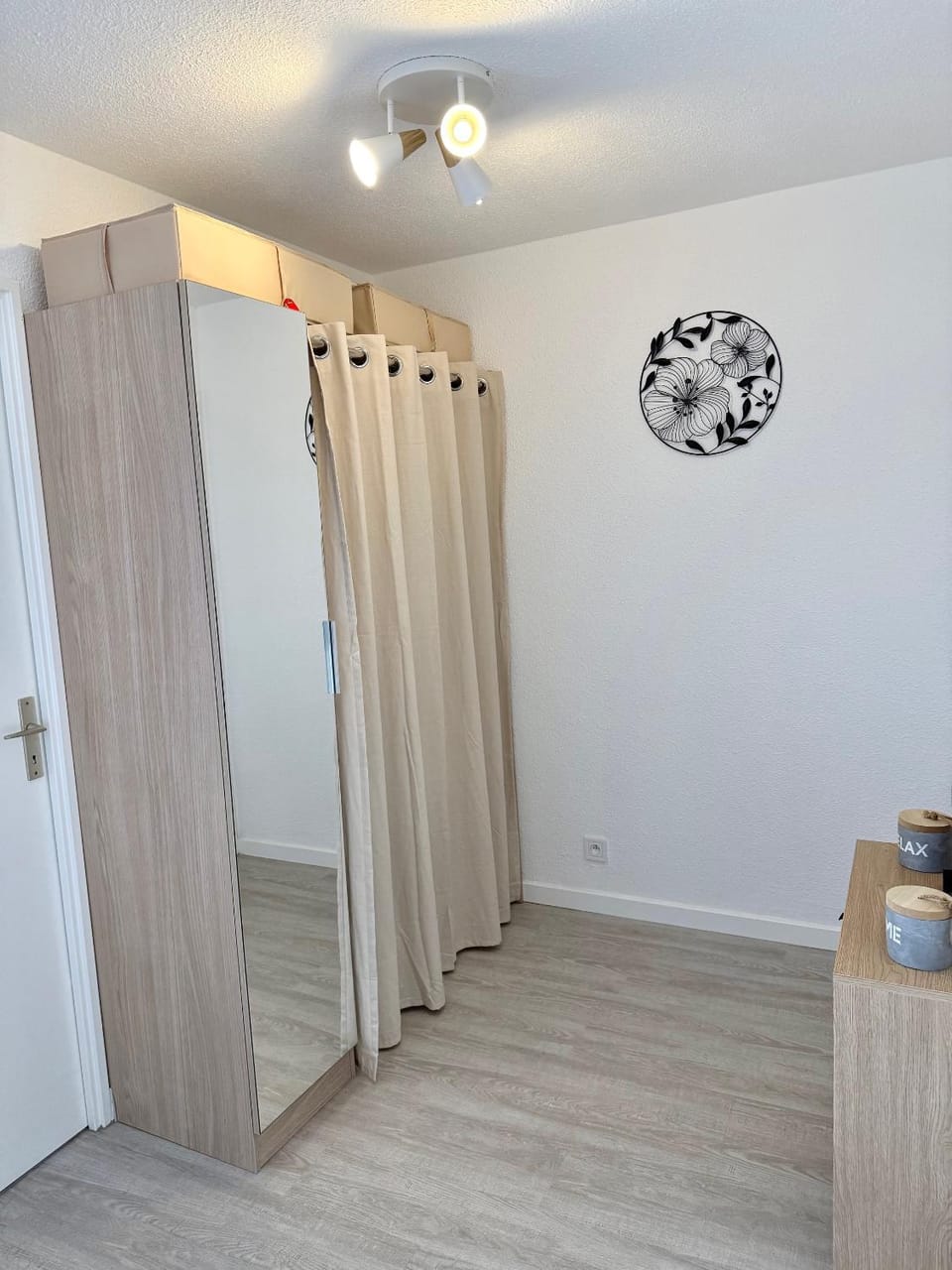 wardrobe