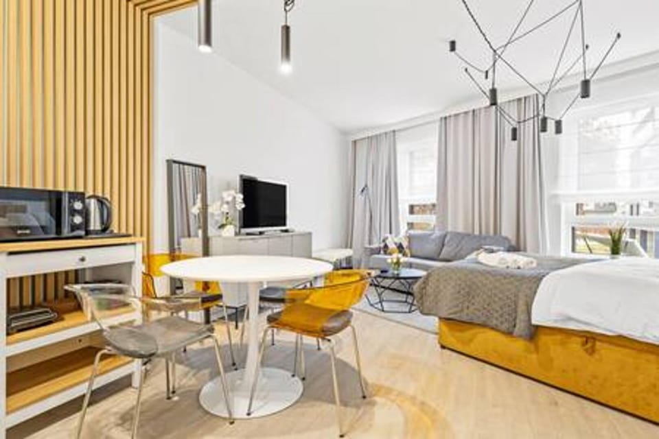TV and multimedia, Living room, Photo of the whole room, Dining area