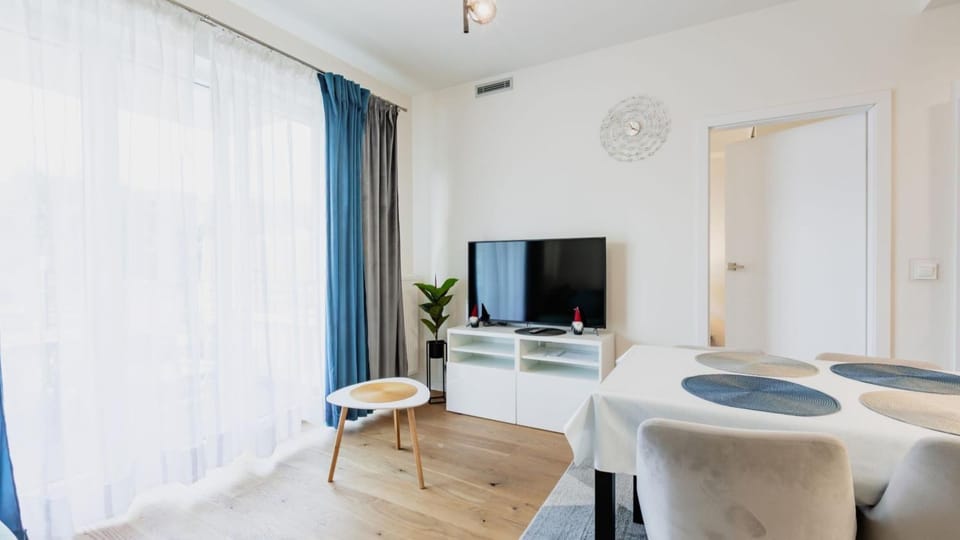 TV and multimedia, Dining area