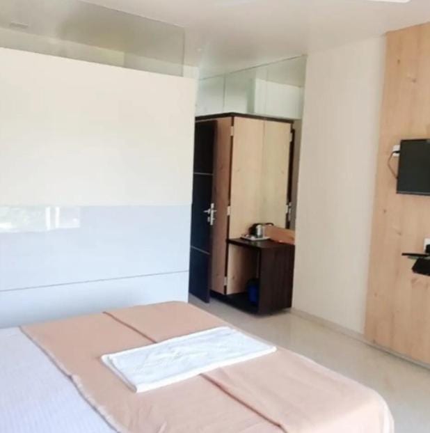 M B Residency Lodging and Boarding Hotel in Maharashtra