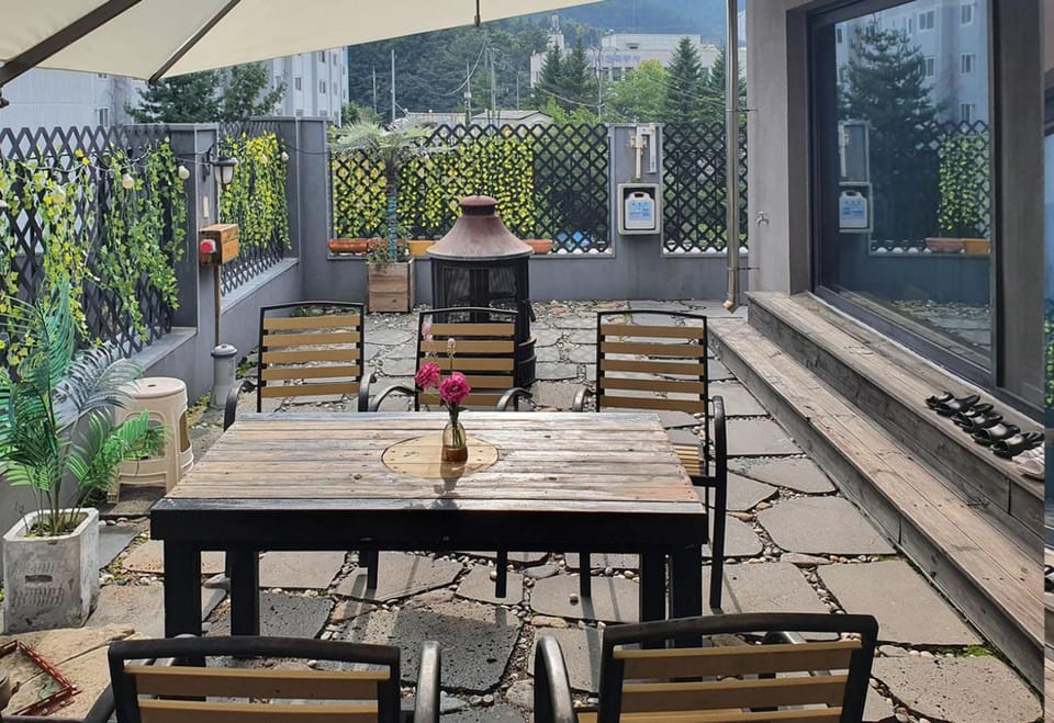 Patio, Balcony/Terrace, Dining area, Meals