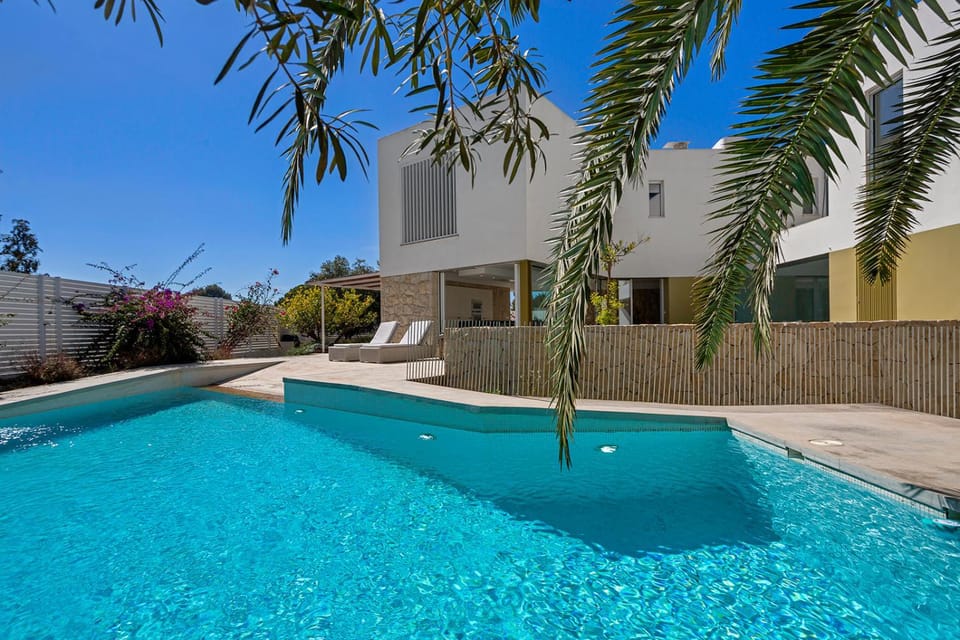 Sunset Villa next to the beach Villa in Alacantí