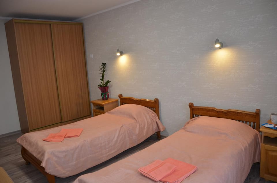 Photo of the whole room, Decorative detail