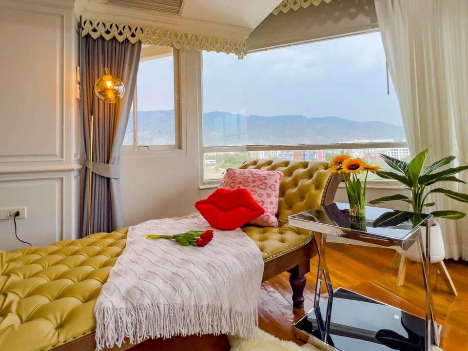 Sky Living Penthouse with Mountain Views and Rooftop Apartment in Chiang Mai