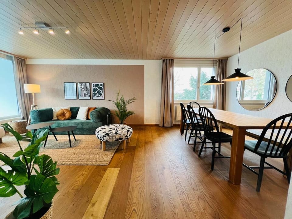 Living room, Seating area, Dining area