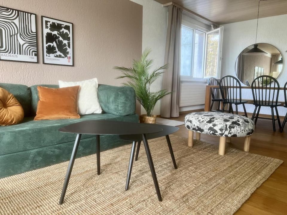 Living room, Seating area, Dining area