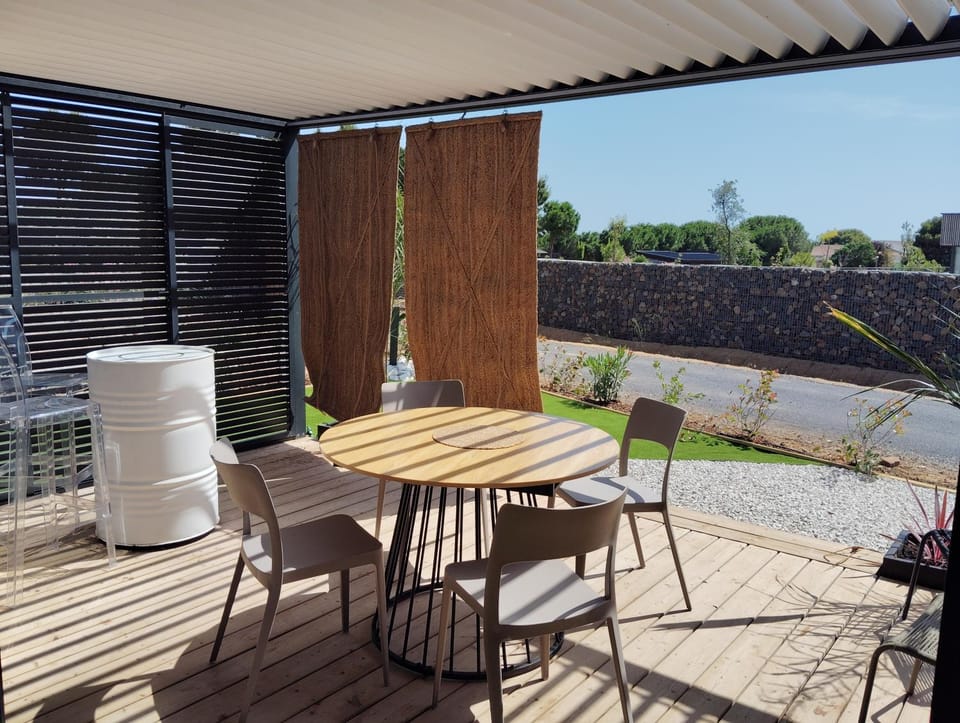 Patio, Seating area, Dining area