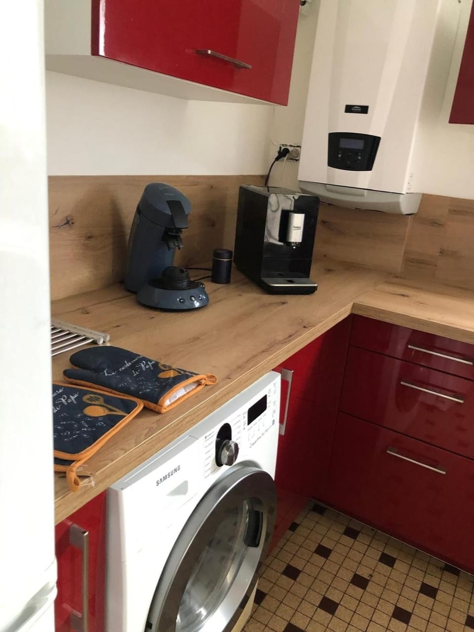 Coffee/tea facilities, washing machine, dryer