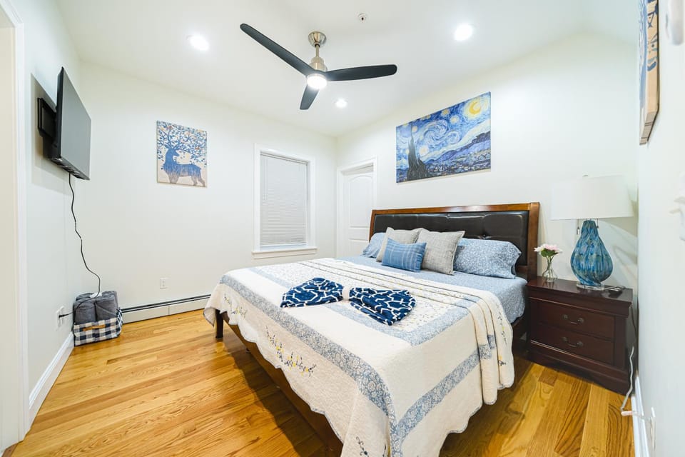 4BR Worcester Family Apt - Spacious Kitchen - Near Parks & Dining - Summer Ready 16-1 Apartment in Worcester