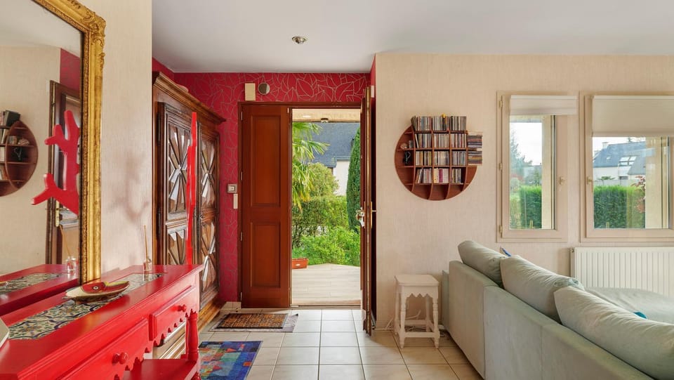 Property building, Living room