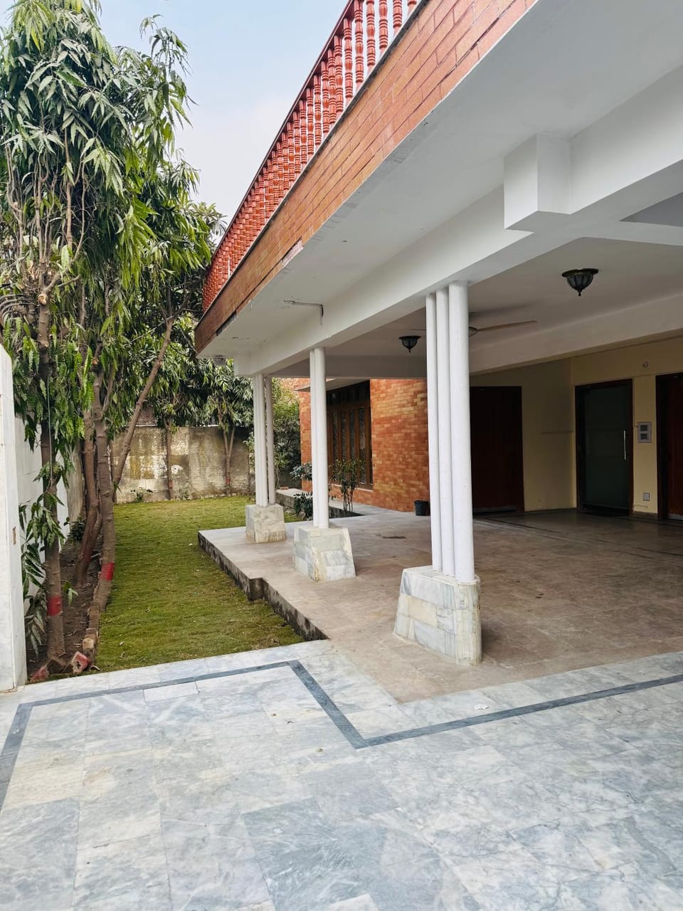 Hotel living spot Hotel in Lahore