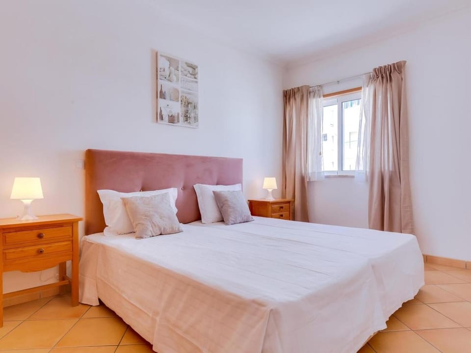 Colina Beach Holidays, 2 bdr Apartment Quarteira Apartment in Quarteira