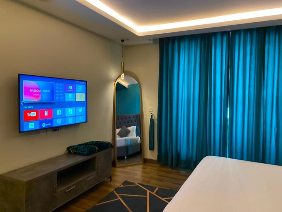 TV and multimedia, Photo of the whole room