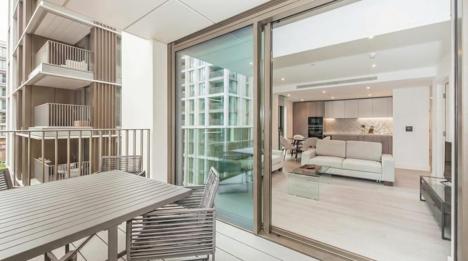 Bed, View (from property/room), Balcony/Terrace, Living room, Photo of the whole room, Seating area, Dining area, Bedroom