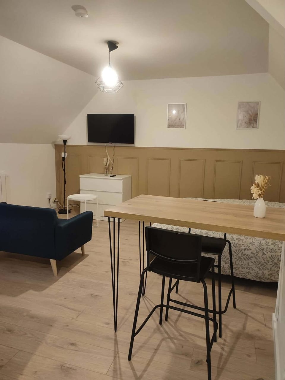 TV and multimedia, Dining area