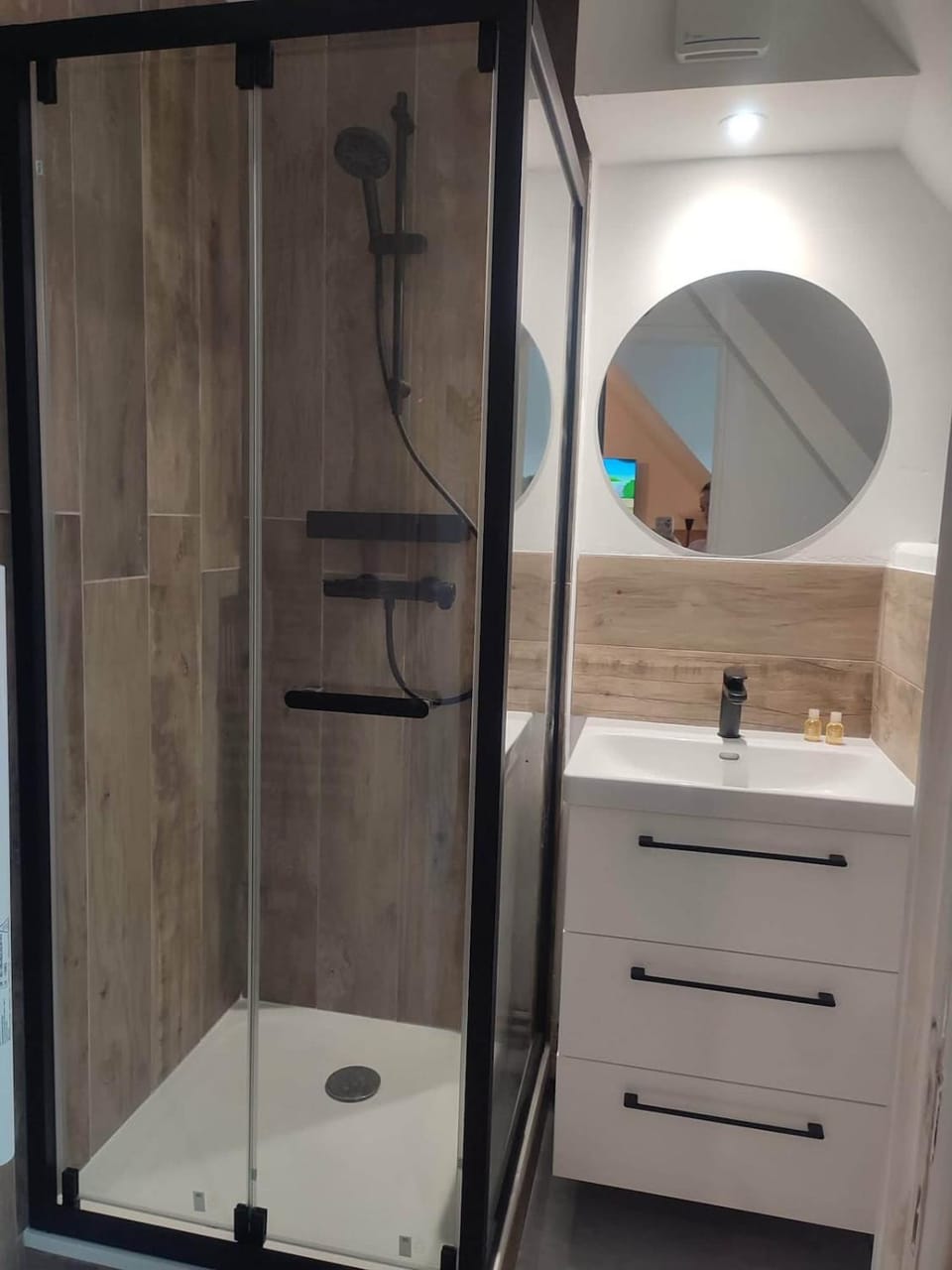 Shower, Bathroom