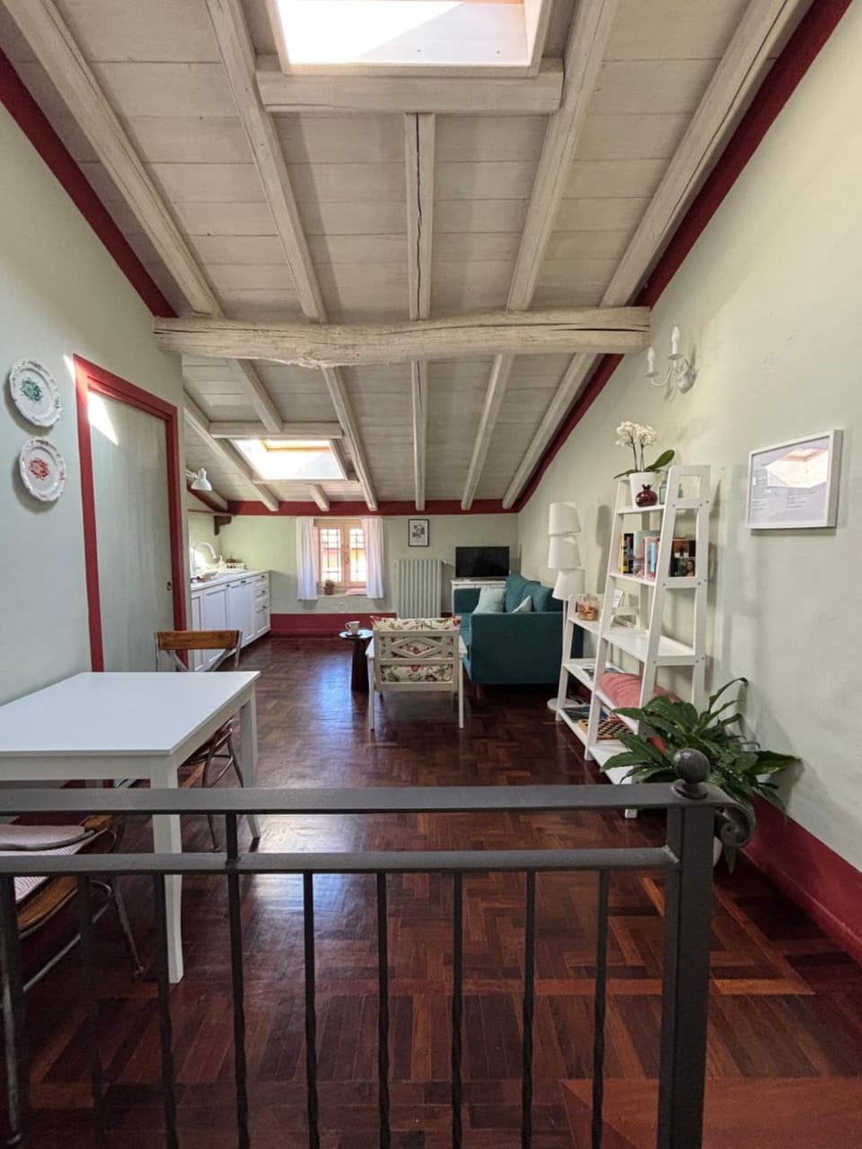 Living room, Dining area