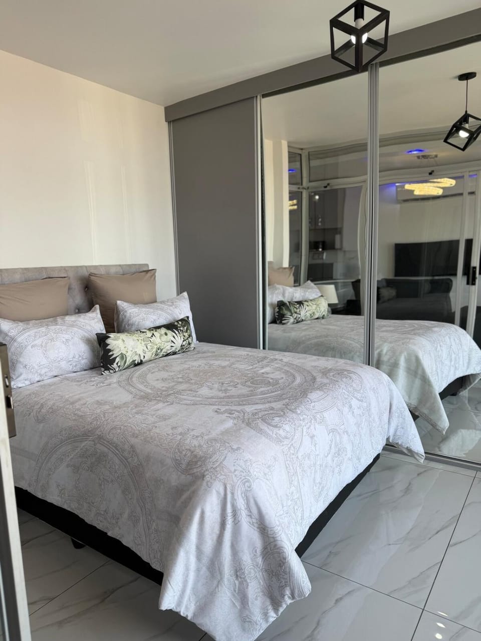 Coastal Crown Apartment in Durban