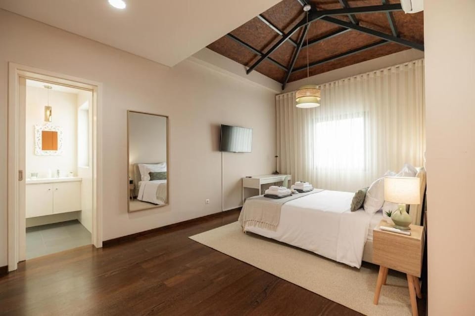 Monaco House com Jacuzzi e Estacionamento House in Ponta Delgada