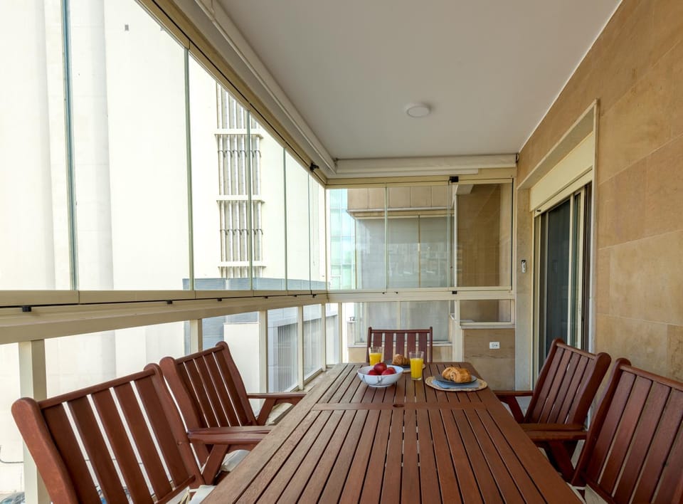 Balcony/Terrace, City view