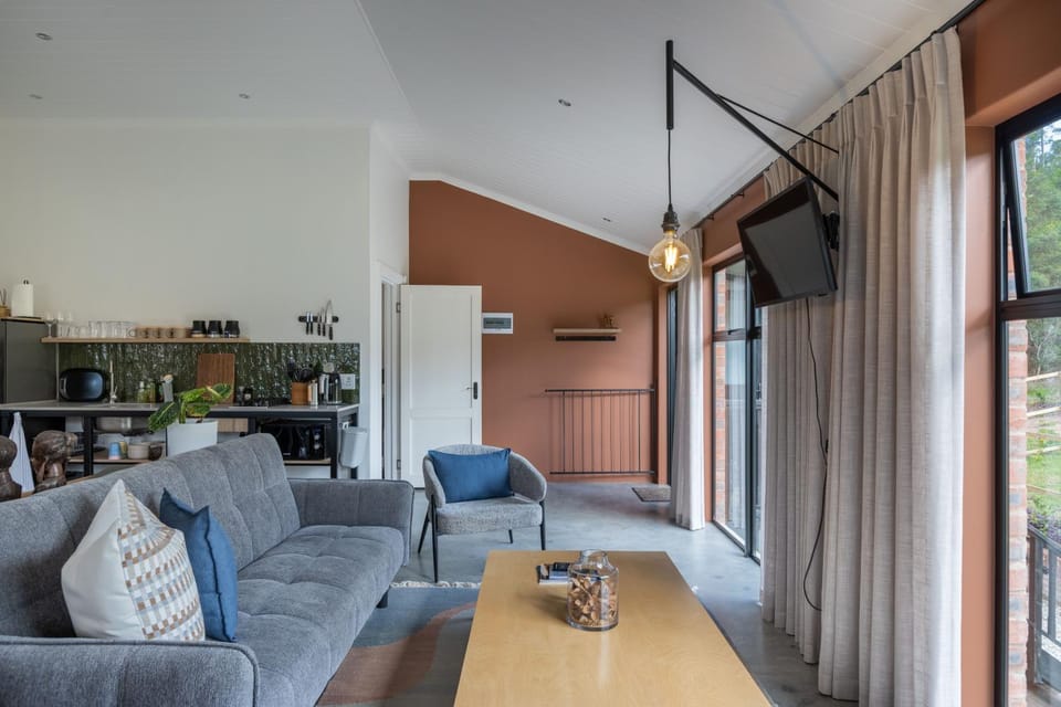 TV and multimedia, Kitchen or kitchenette, Living room, Seating area, Evening entertainment