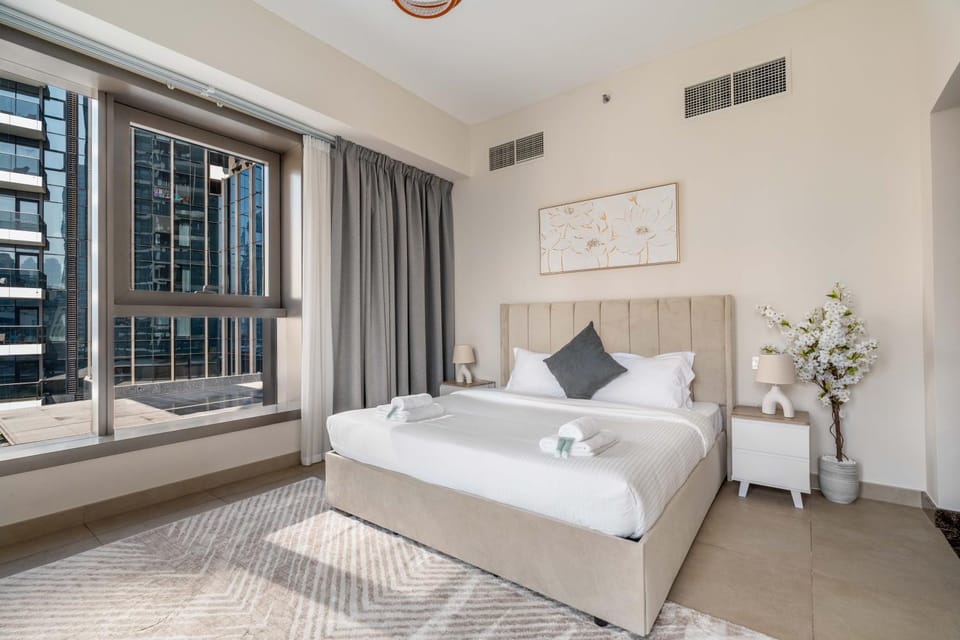 New! Serene 2BR with Balcony & Pool in Sparkle Tower Apartment in Dubai