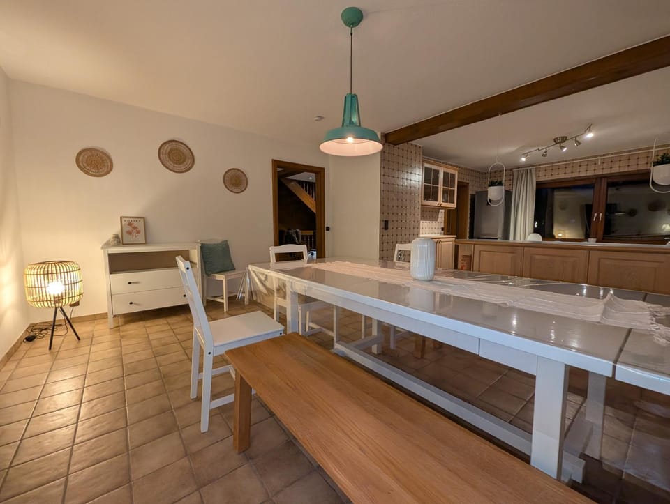 Kitchen or kitchenette, Seating area, Dining area