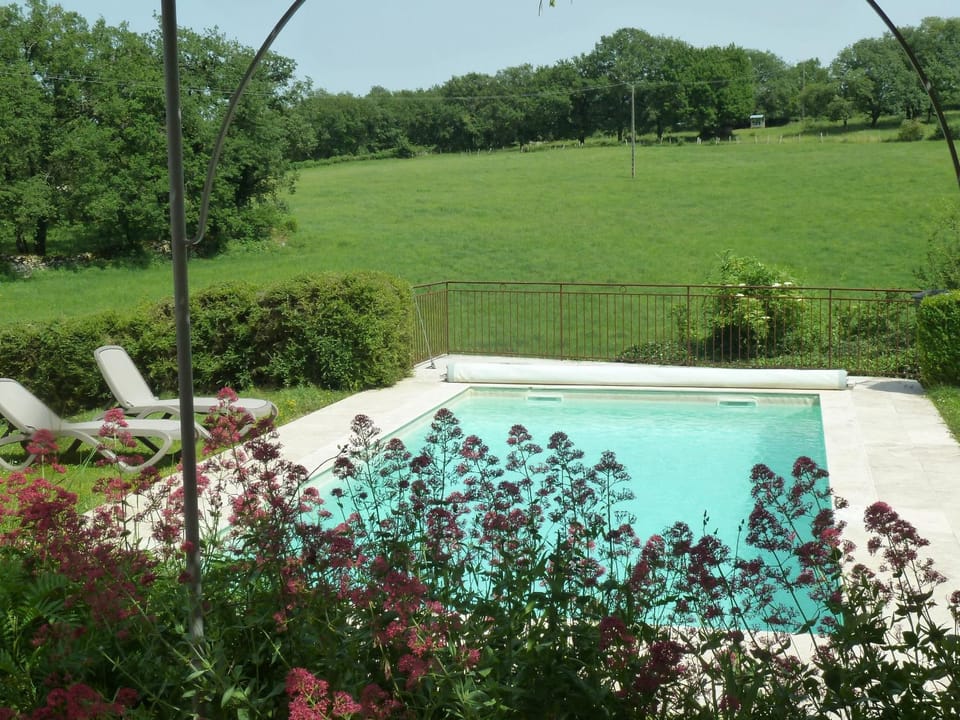 Maison indépendante avec Piscine privée proche Vallée Dordogne de Samedi à Samedi House in Occitanie