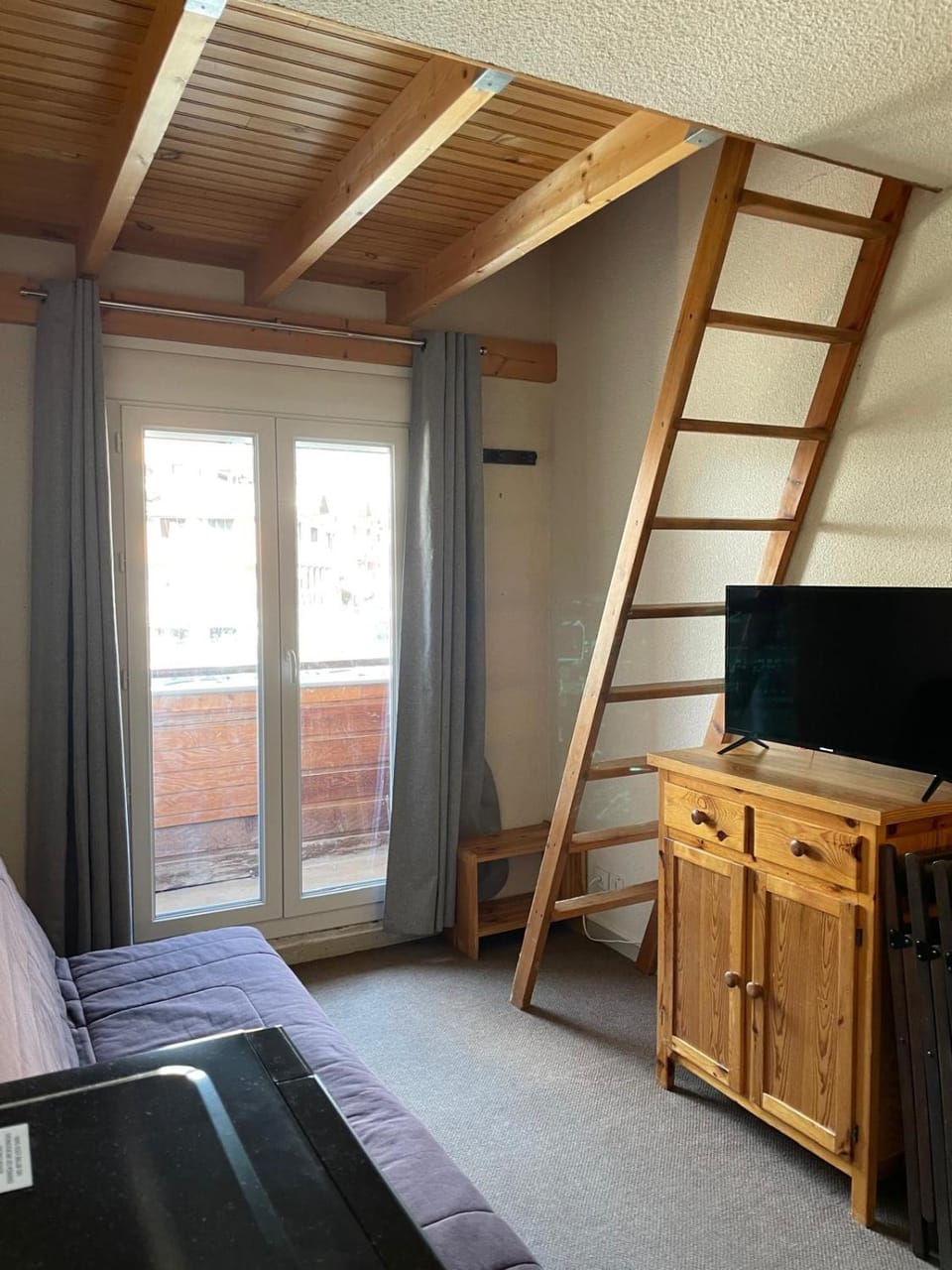 Communal lounge/ TV room, Bed