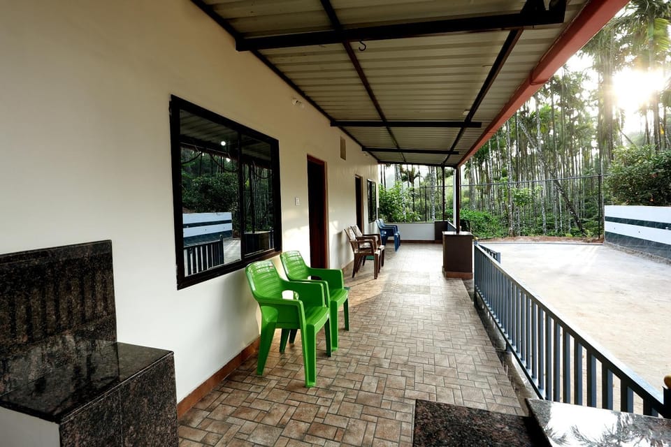 Restaurant/places to eat, Garden view