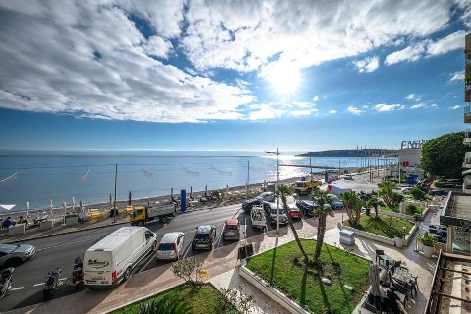 Day, Neighbourhood, Natural landscape, Sea view, Location