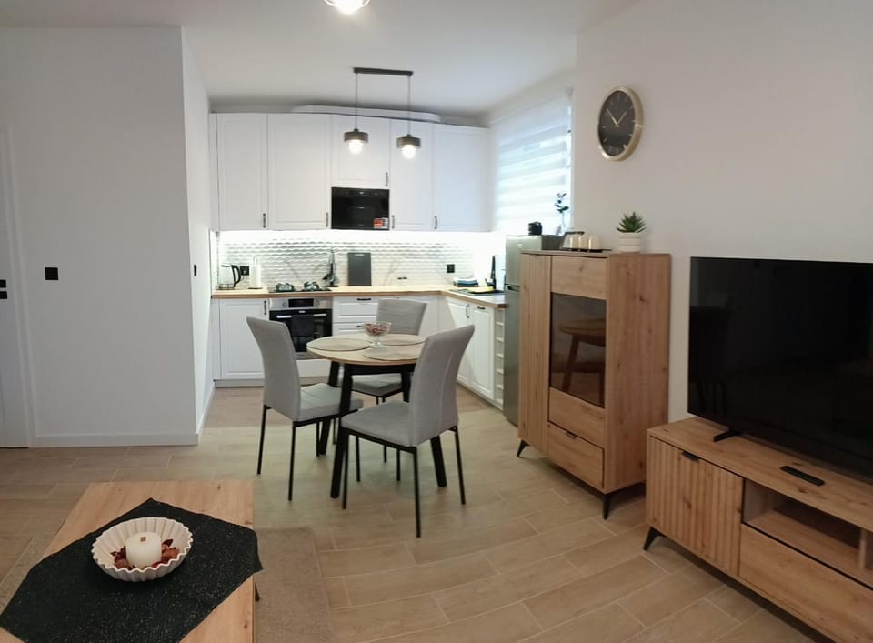 TV and multimedia, Kitchen or kitchenette
